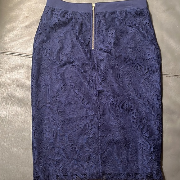 Cute blue lace skirt - Picture 2 of 4